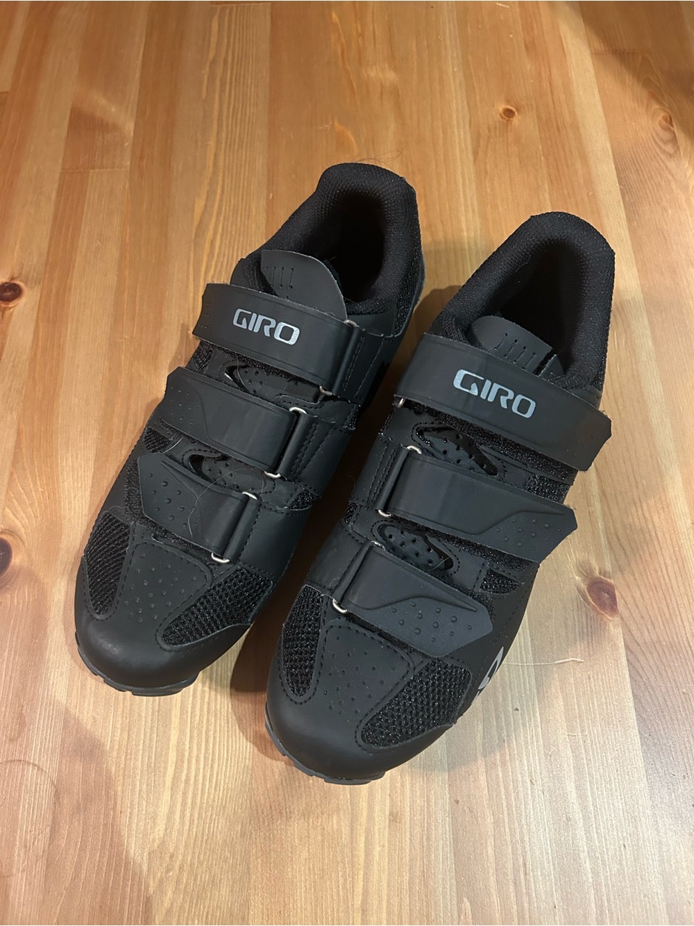 Giro Men’s Black Mesh Cycling Shoes with Triple Velcro Straps